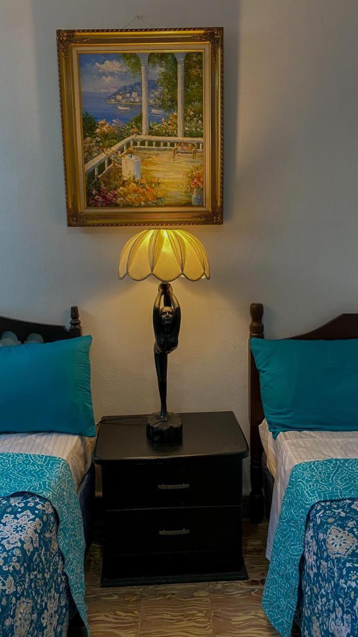 Hostal Velvet Plaza Santa Ana Zewnętrze zdjęcie