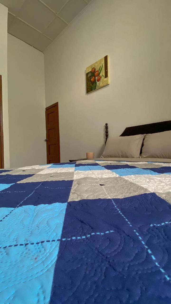 Hostal Velvet Plaza Santa Ana Zewnętrze zdjęcie